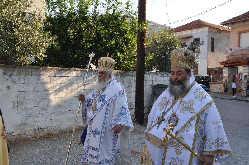 Ἐγκαίνια τοῦ Ἱεροῦ Ναοῦ τῆς Παναγίας Πετρούσης καί χειροτονία Πρεσβυτέρου